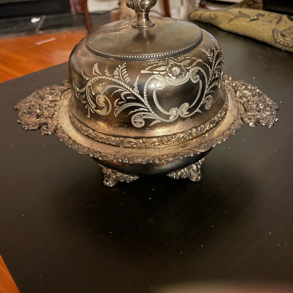 Beautiful Antique C 1850 -  1900 Meriden B Company Butter Dish - Picture 2 of 8